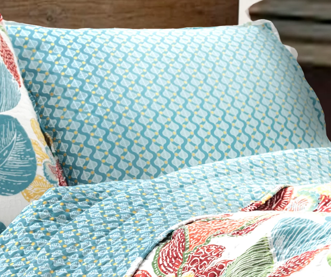 Layla Orange & Teal Floral Full/Queen 3-Piece Quilt Set 2 Layla Orange & Teal Floral Full/Queen 3-Piece Quilt Set - Image 2