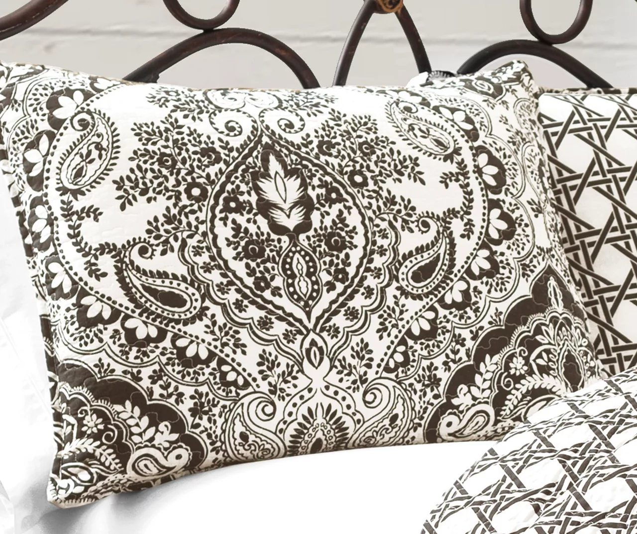 Aubree Black & White Full/Queen 3-Piece Quilt Set 2 Aubree Black & White Full/Queen 3-Piece Quilt Set - Image 2