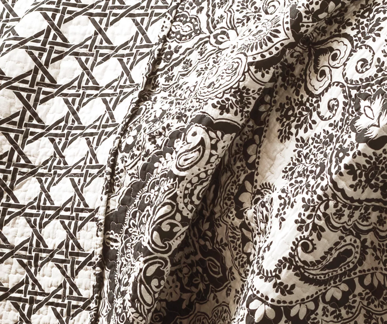 Aubree Black & White Full/Queen 3-Piece Quilt Set 3 Aubree Black & White Full/Queen 3-Piece Quilt Set - Image 3