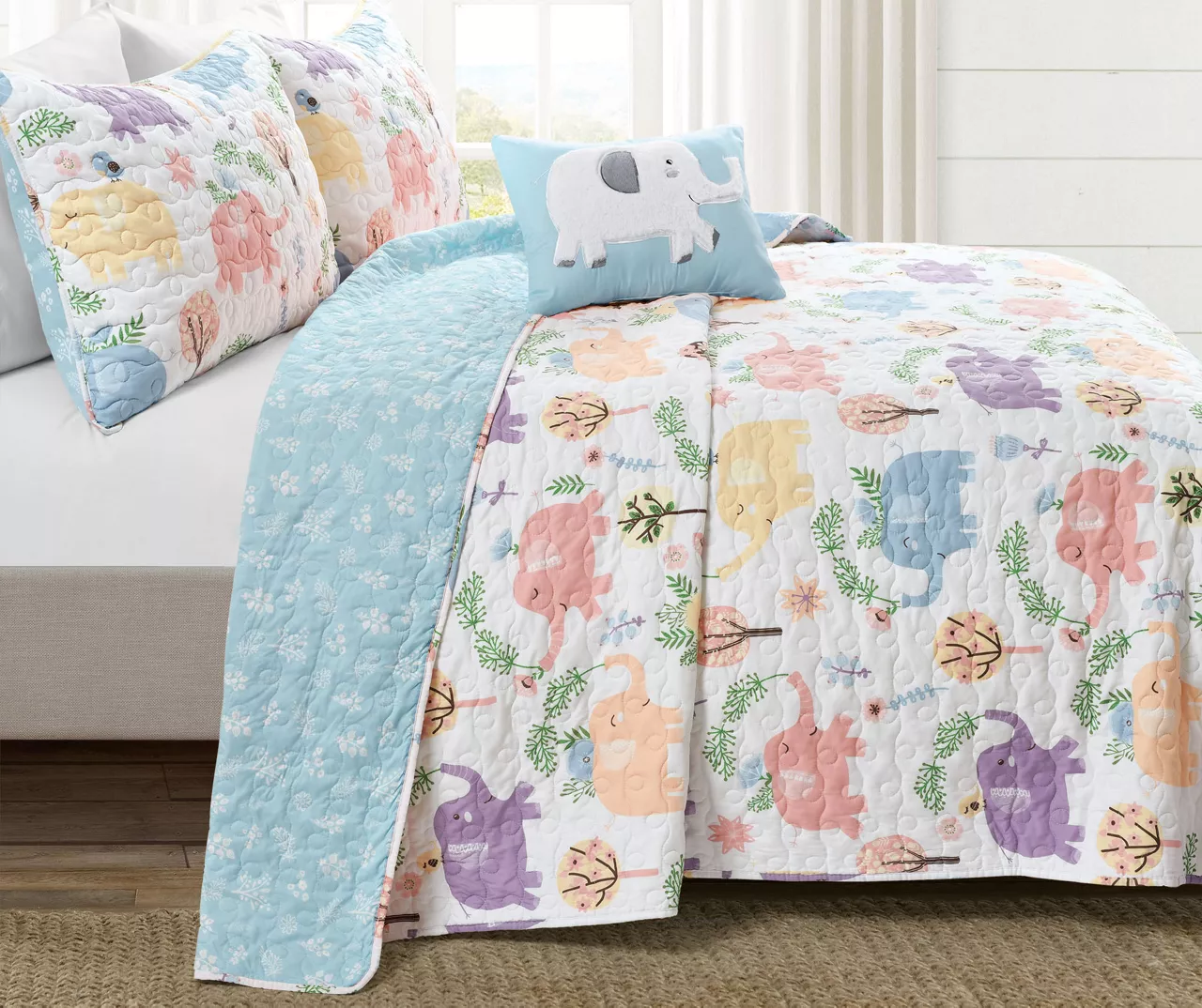 Hygge White & Pastel Elephant Full/Queen 4-Piece Quilt Set 6 Hygge White & Pastel Elephant Full/Queen 4-Piece Quilt Set - Image 6