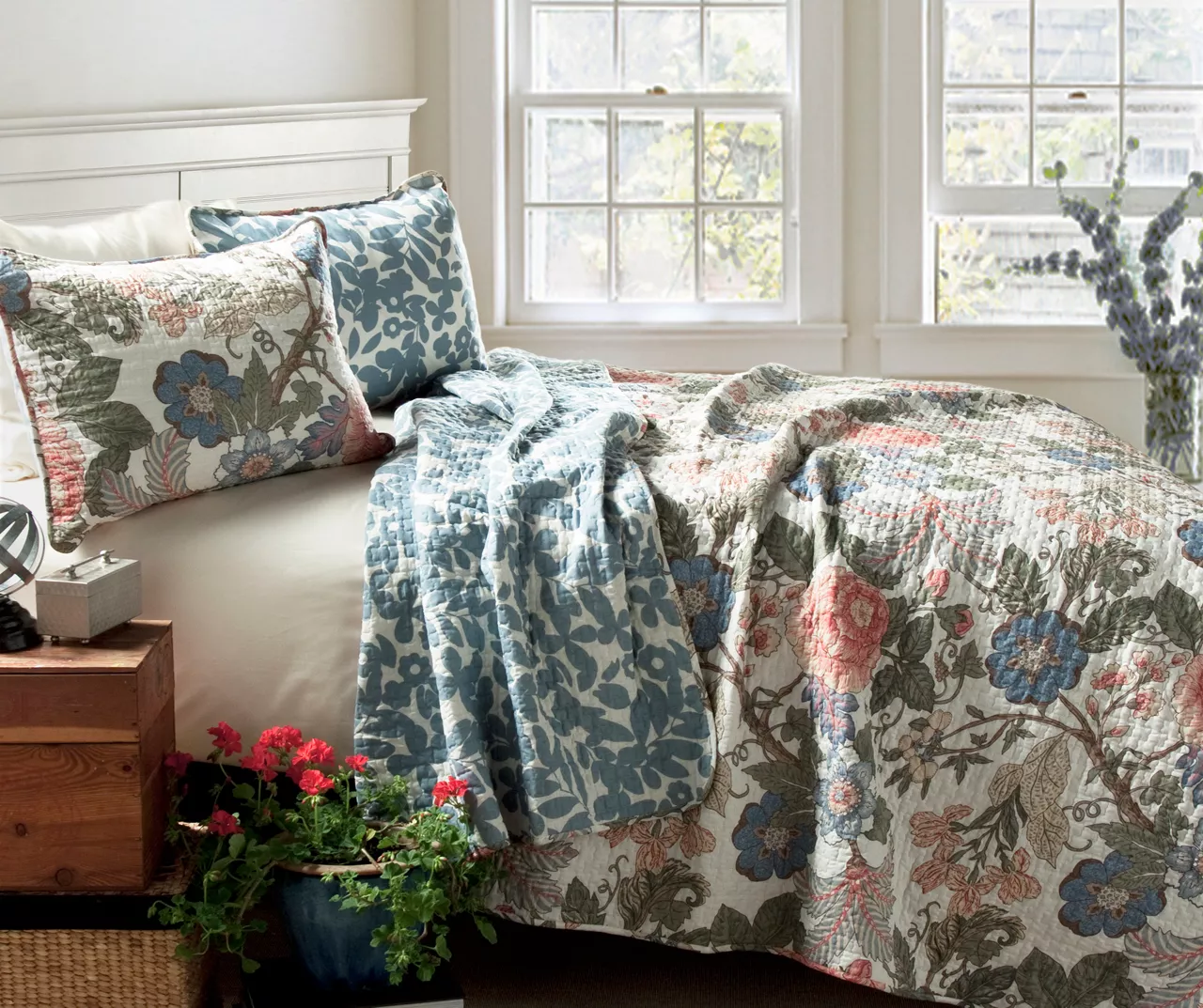 Sydney Floral Quilt Set 3 Sydney Floral Quilt Set - Image 3
