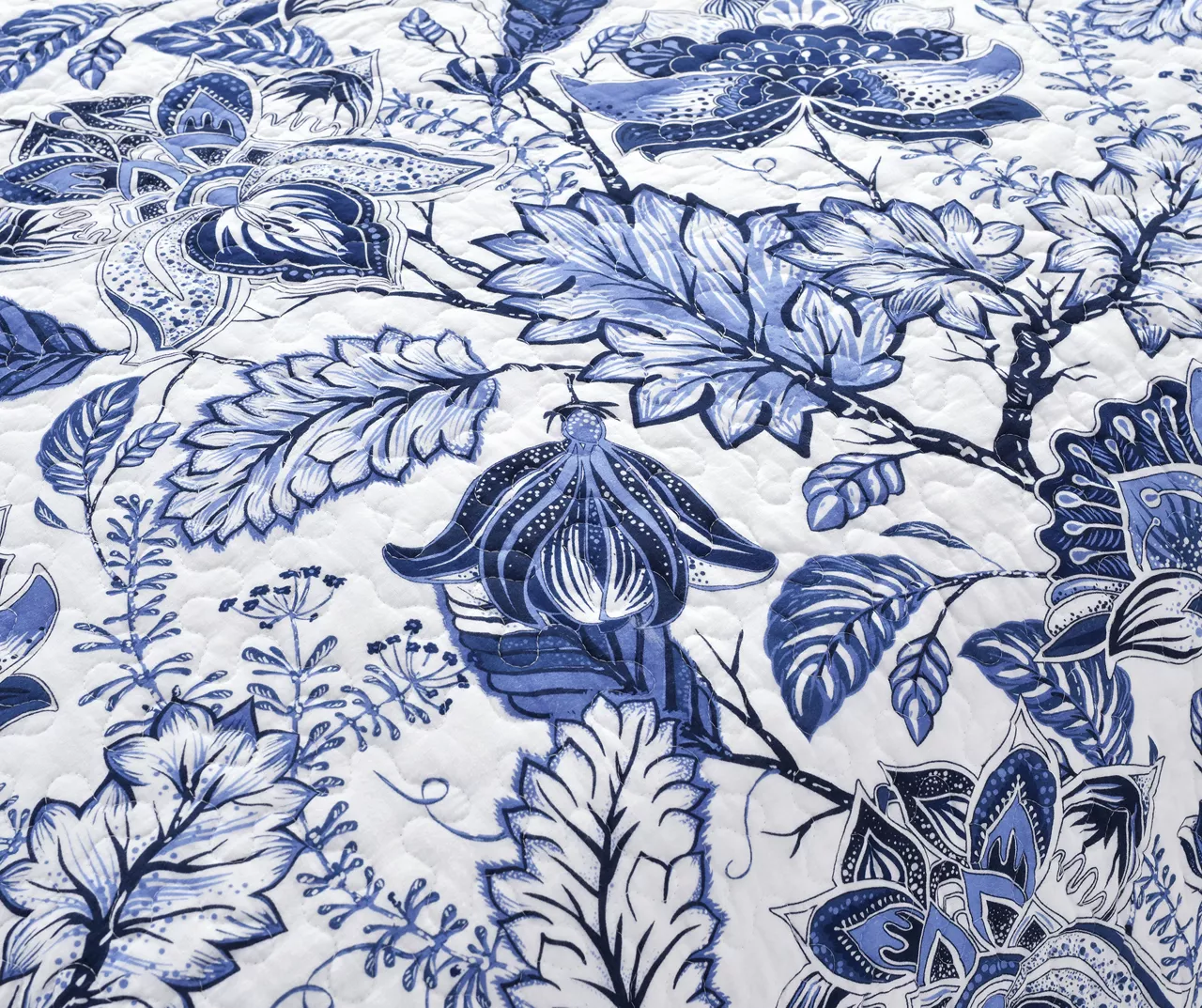 Cynthia Jacobean Floral 3-Piece Quilt Set 4 Cynthia Jacobean Floral 3-Piece Quilt Set - Image 4