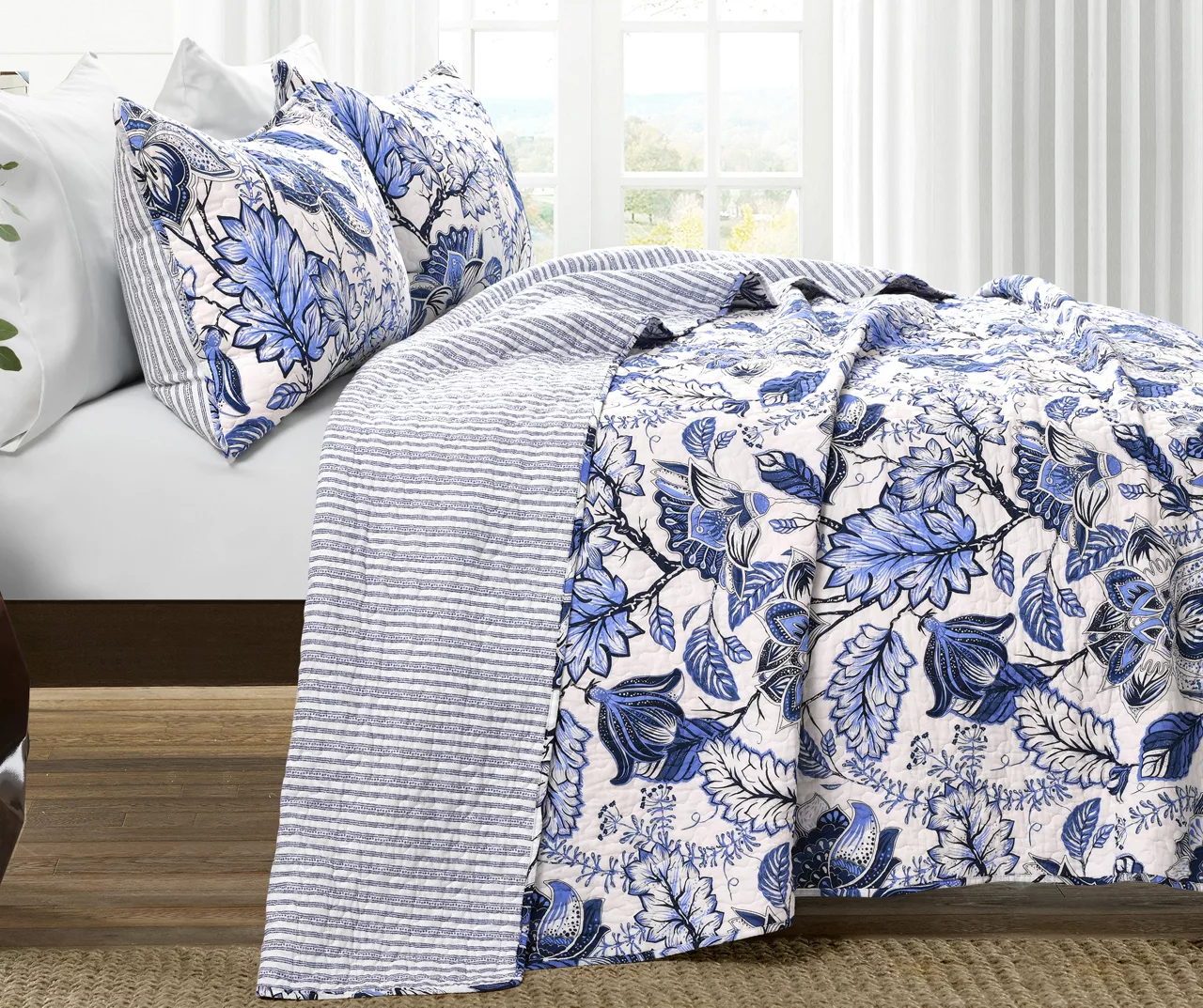 Cynthia Jacobean Floral 3-Piece Quilt Set 2 Cynthia Jacobean Floral 3-Piece Quilt Set - Image 2