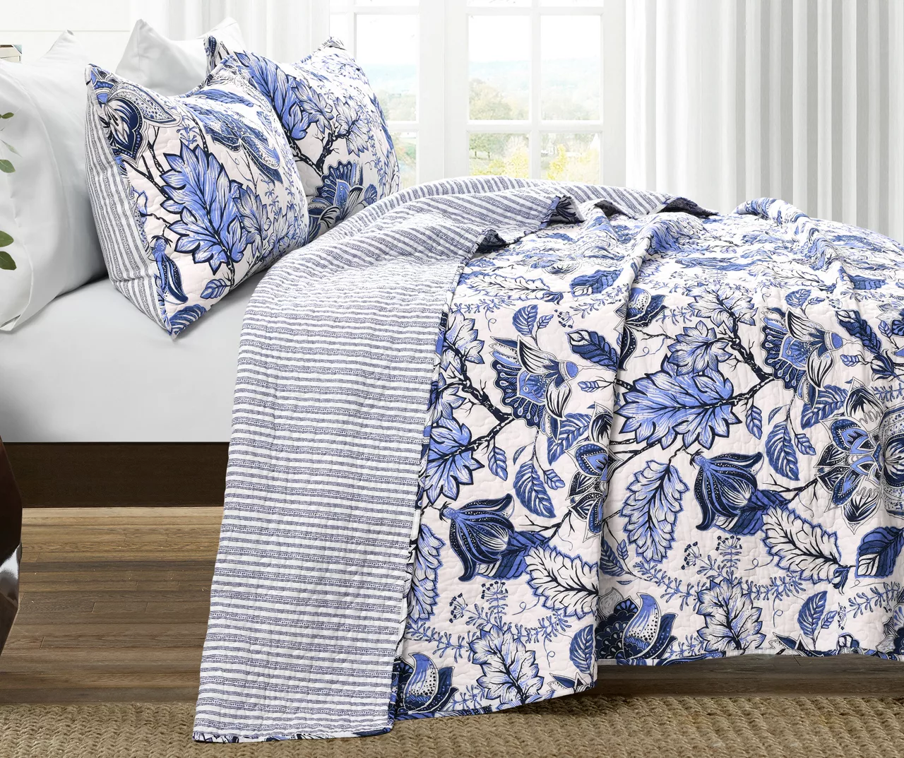 Cynthia Jacobean Floral 3-Piece Quilt Set 11 Cynthia Jacobean Floral 3-Piece Quilt Set - Image 11